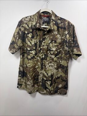 Simms Men’s camouflage short sleeve veil fishing outdoor shirt size Med.